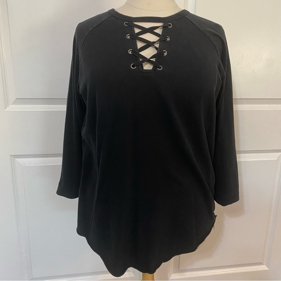Torrid black cross cross front - Picture 2 of 10